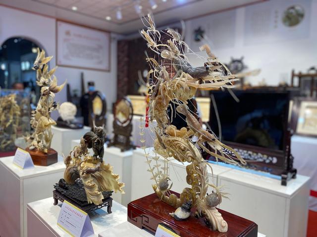 广西工艺美术大师北海精品馆揭牌,市民可&ldquo;零距离&rdquo;接触这些&ldquo;宝贝&rdquo;